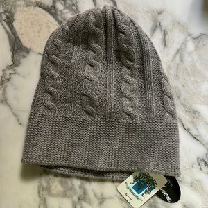 100% cashmere chunky cable hat by luxury Italian brand Portolano in light gray